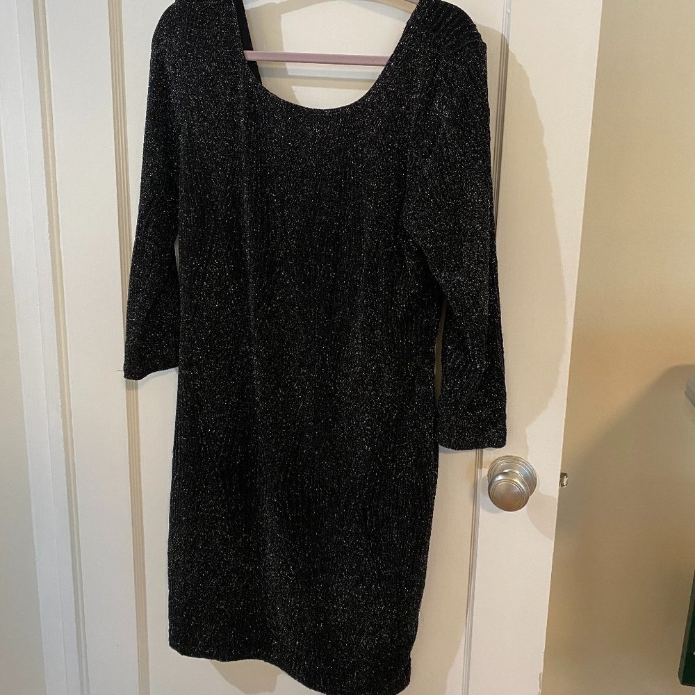Shimmer black Mid dress with 1/4 sleeves